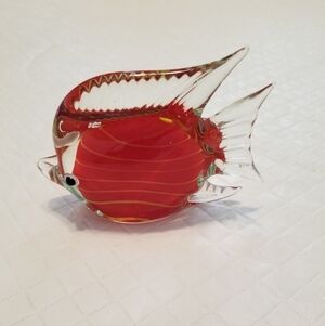 Art glass fish paperweight Red and Clear